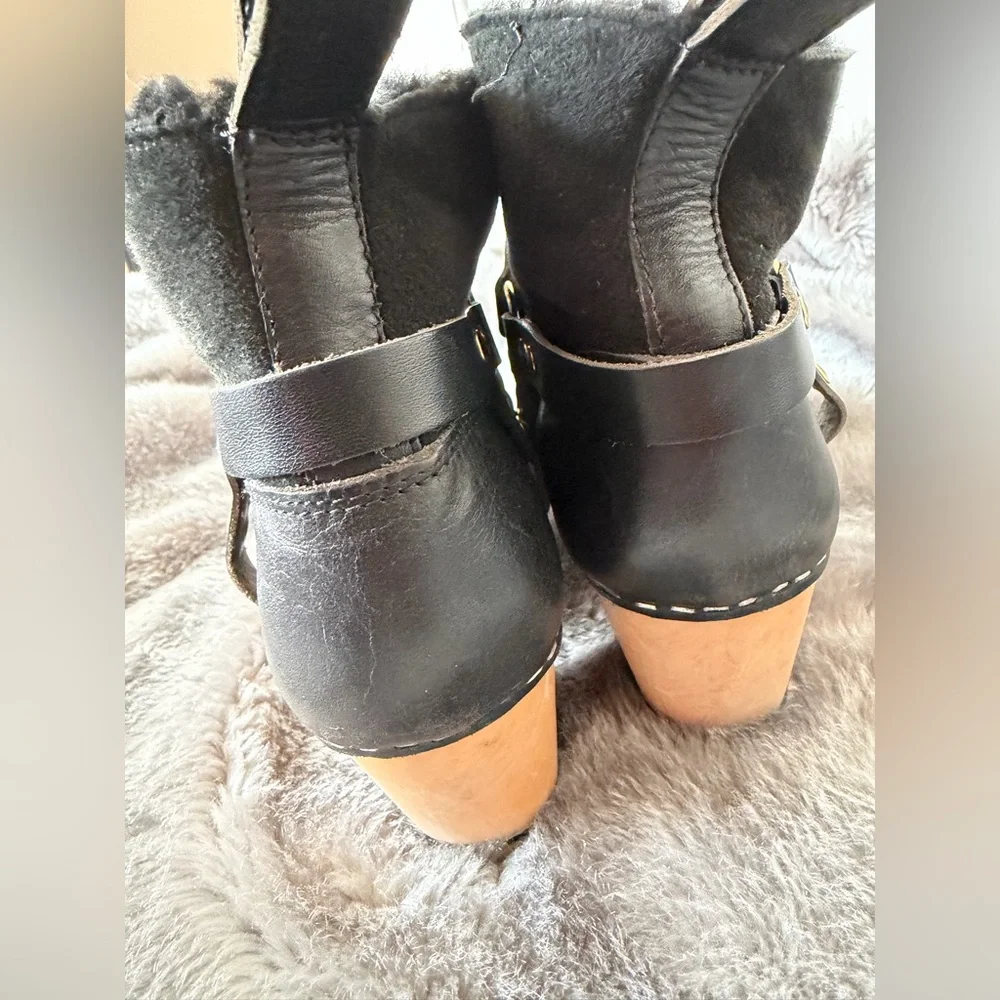 Swedish Hasbeens sherpa harness booties